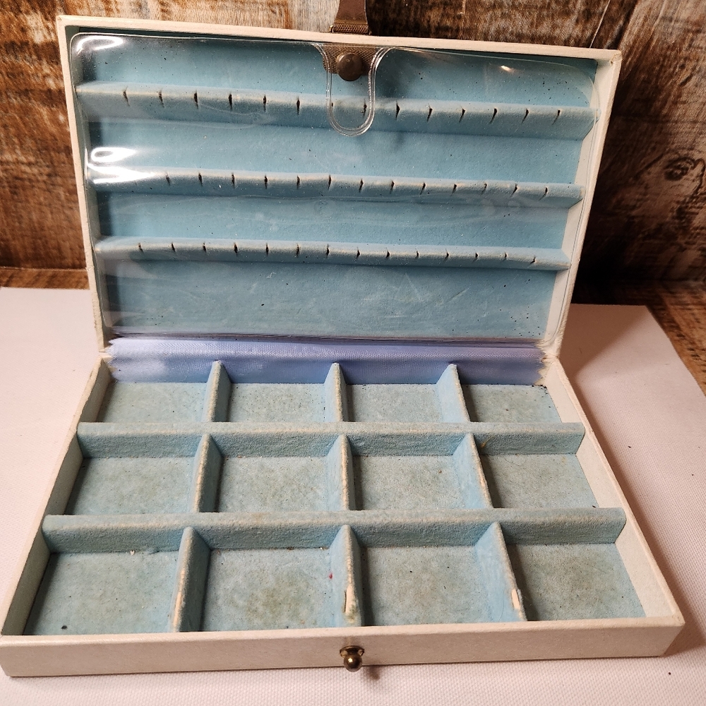 Vintage 60s Buxton Jewelry Box Compartments Beige Baby Blue Velvet Travel Valet